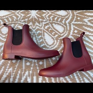 NWOT Burgundy Capelli New York Chelsea Rain Boot☔️